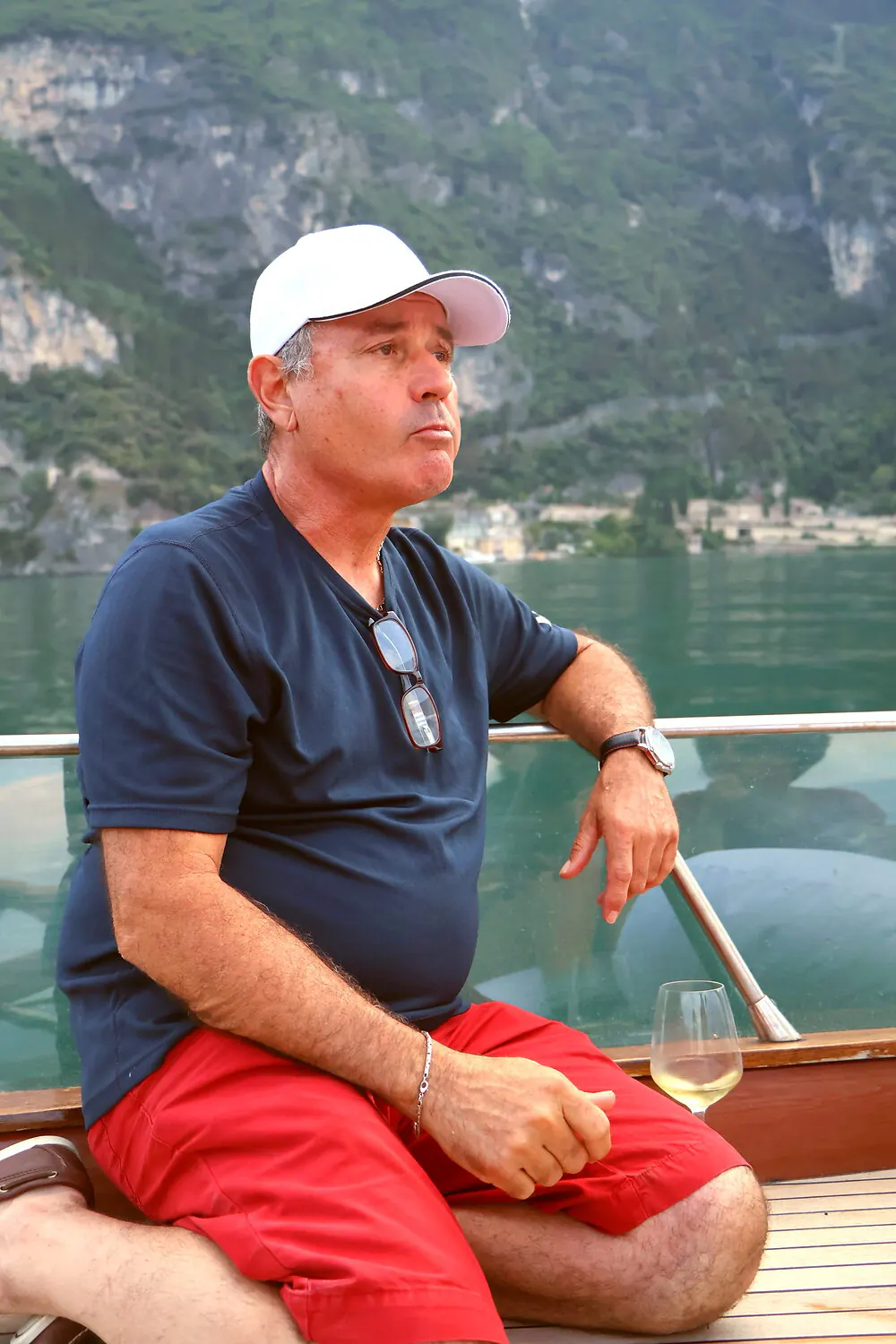Capitan Ferruccio a bordo della barca a Riva del Garda